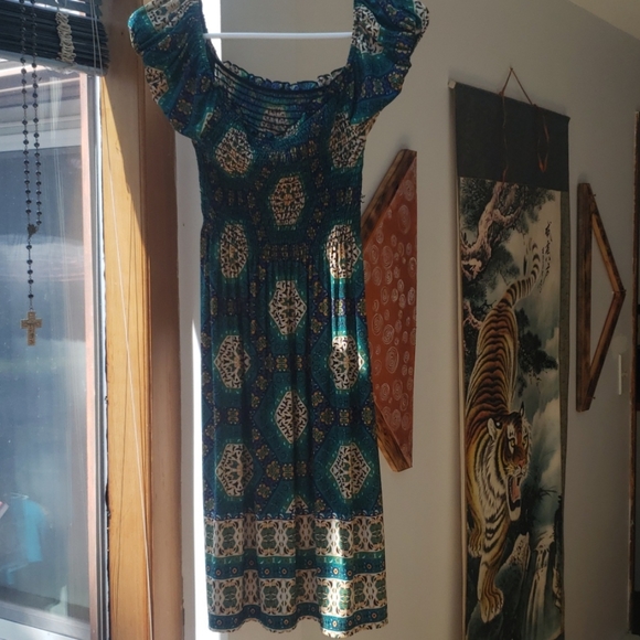 Dress - Picture 3 of 3